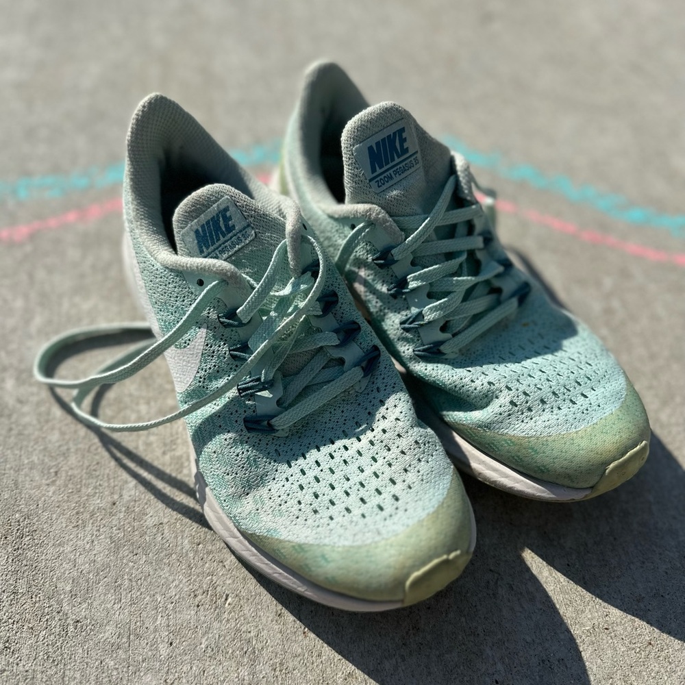 Nike Pegasus 35 girls size 4.5Y